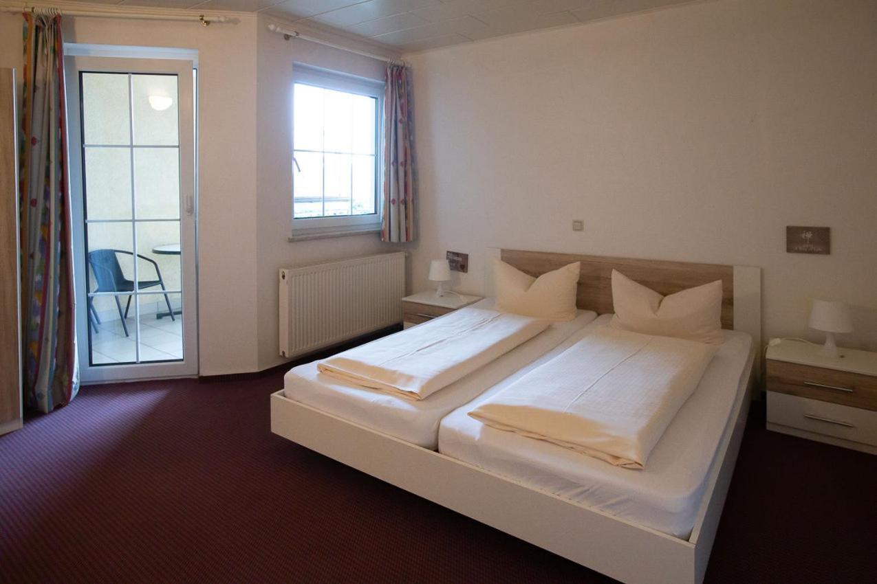 Hotel Dolgesheim エクステリア 写真