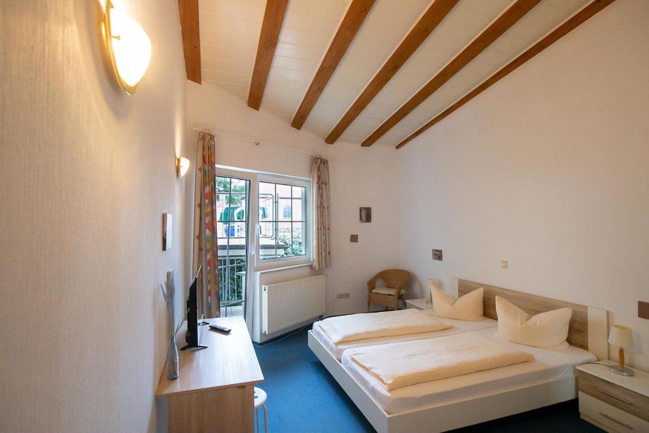 Hotel Dolgesheim エクステリア 写真