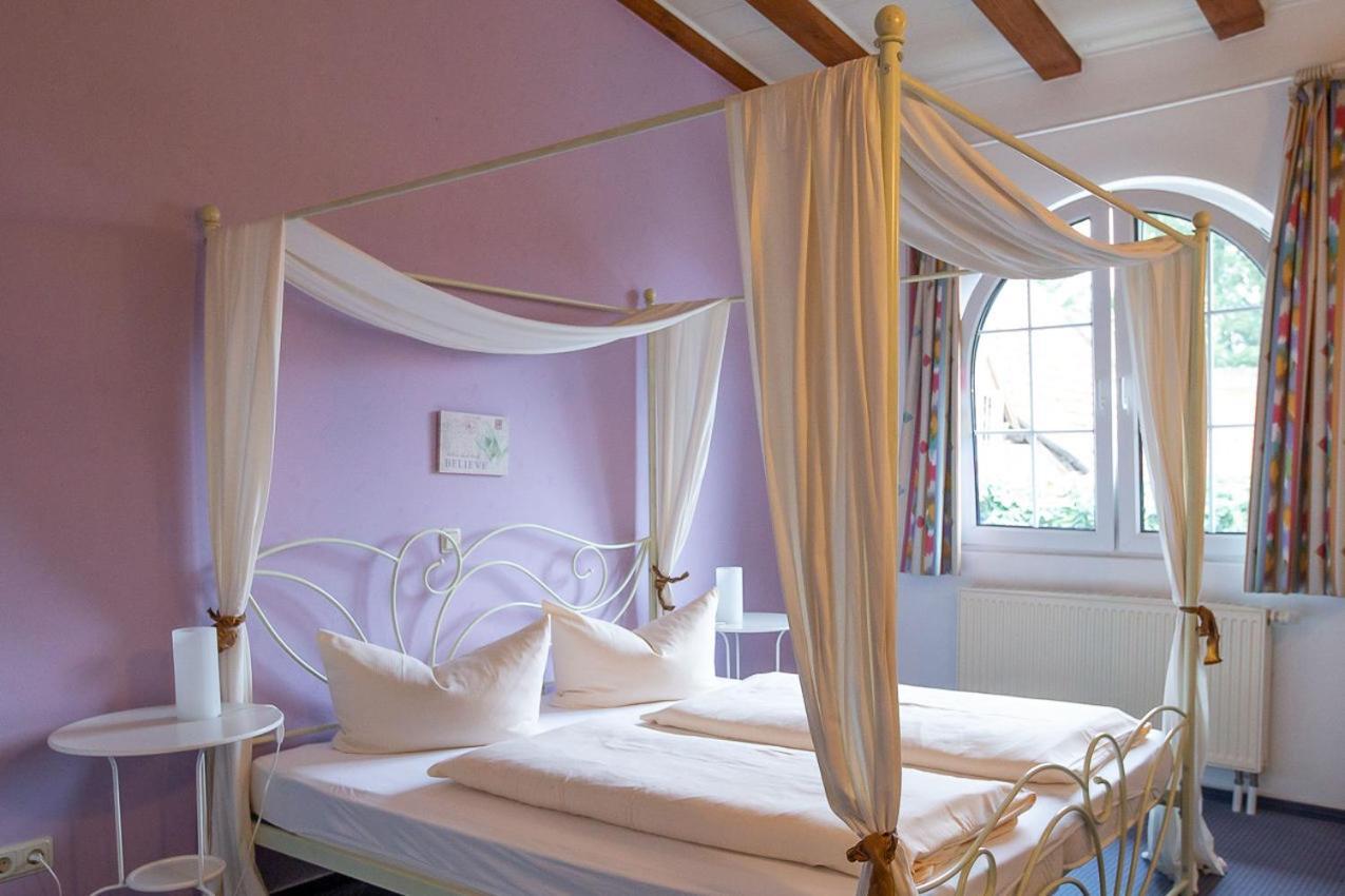 Hotel Dolgesheim エクステリア 写真